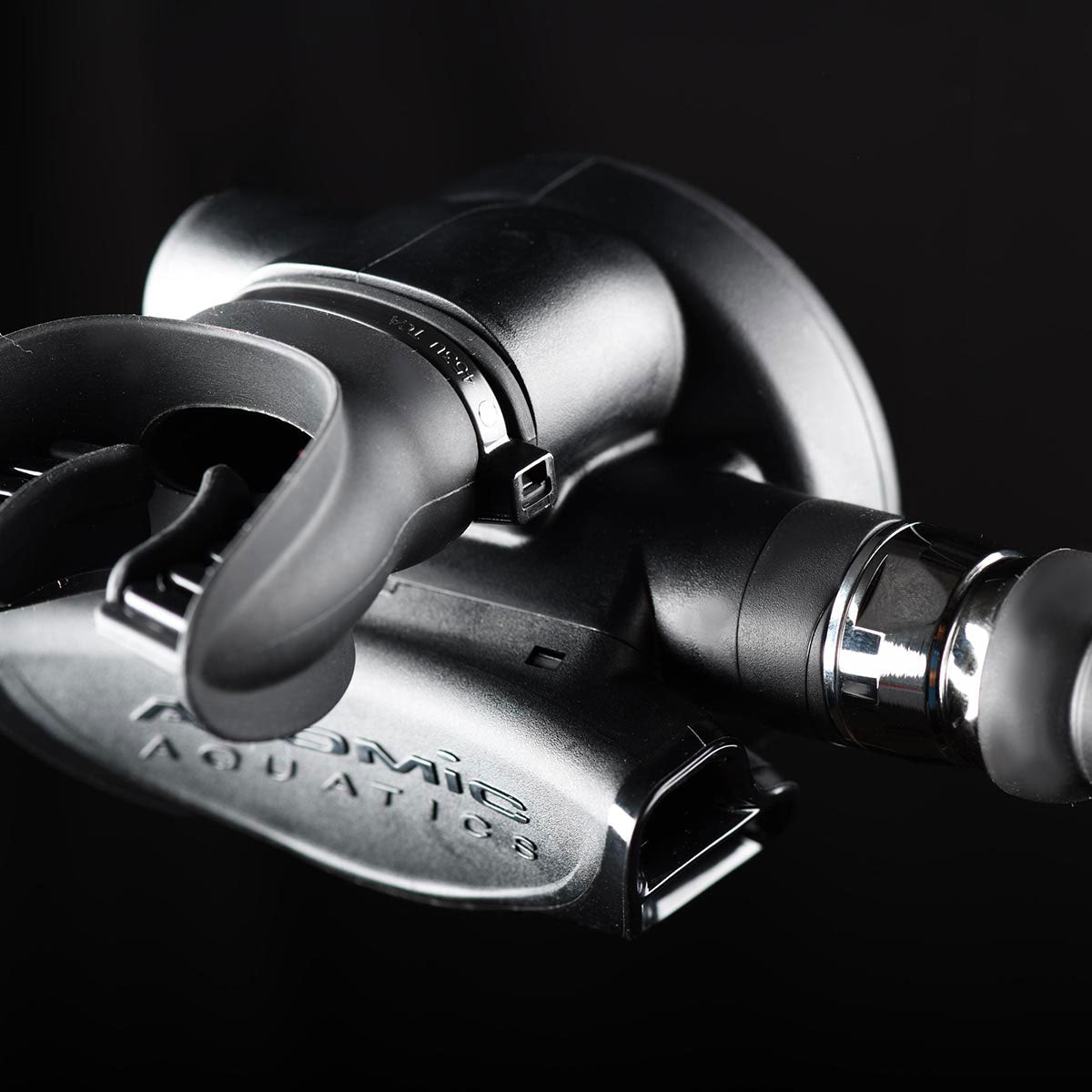 Atomic Aquatics B2 Regulator Black - Regulator